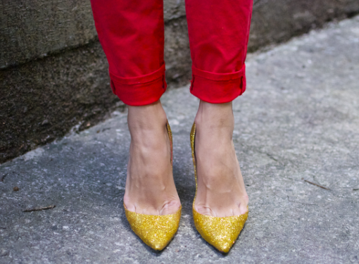 Customizar zapatos de fiesta dorados